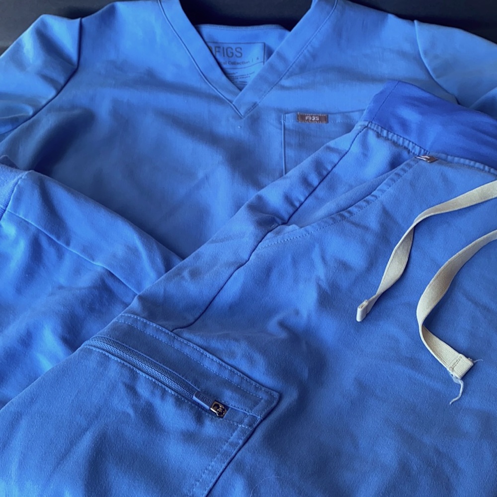 Figs scrubs.
